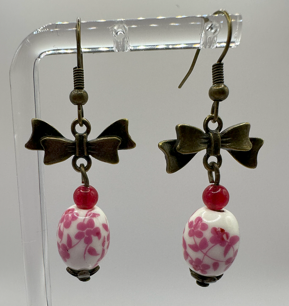 1004 - Simple Budget Red Dangling Earrings